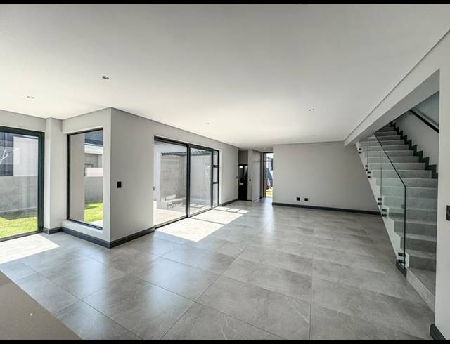 4 BEDROOM HOUSE FOR SALE IN FOUNTAINBROOK ESTATE